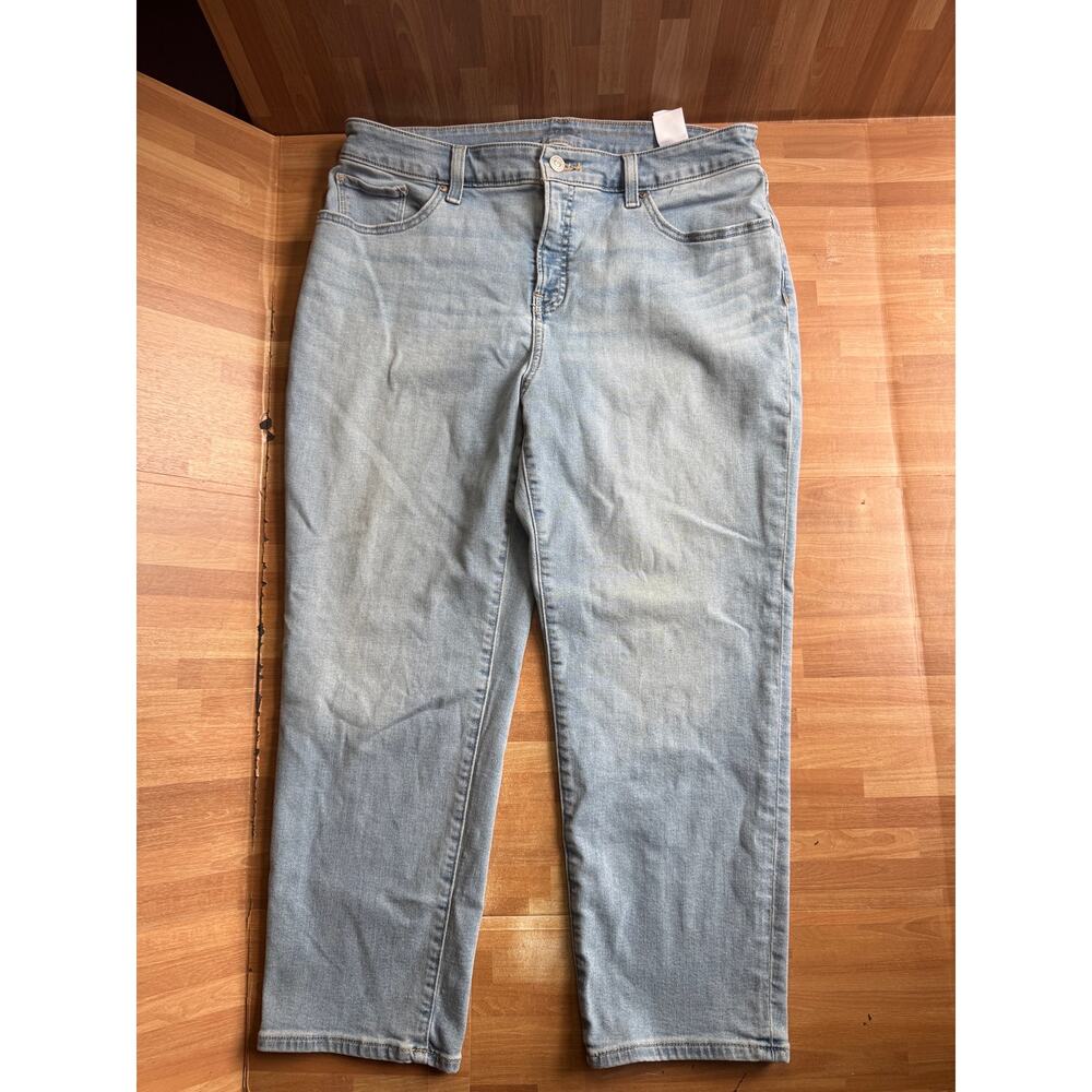 Chico's So Slimming Girlfriend cropped jeans size 12 (2)